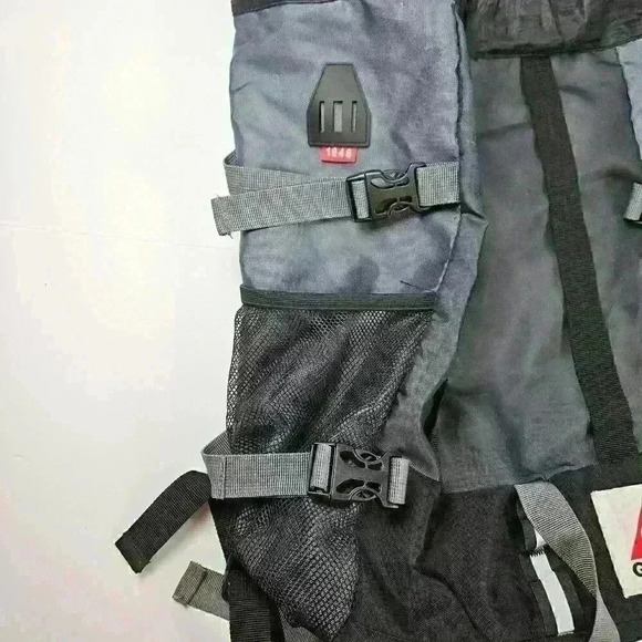 Gerry Mochila Hinsdale Colorblock Flapover Top, Metal - Picture 6 of 9